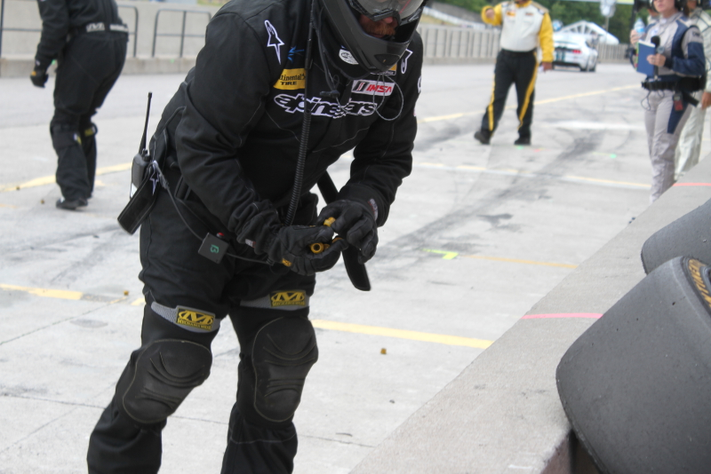 Illustration for article titled A Close-Up Look At All Of The Crazy Action In A Routine Sportscar Pit Stop